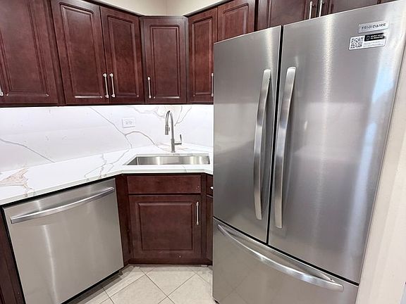4th image of 440-448 N State St #2G
