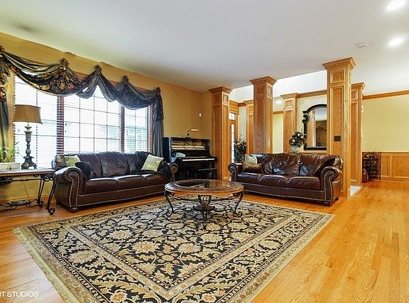4th image of 351 Arbor Glen Blvd