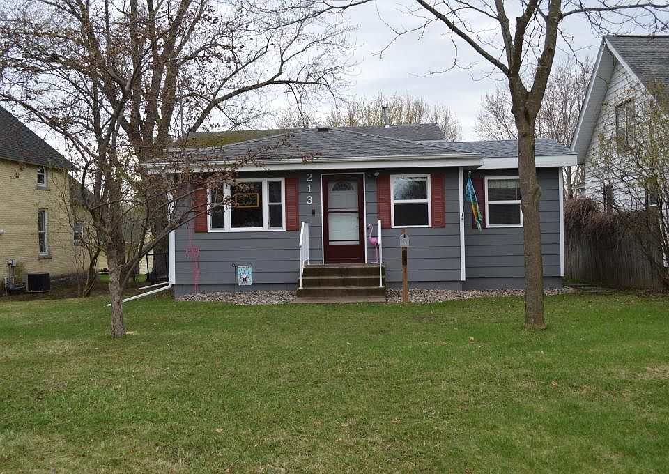 1st image of 213 7th Ave N