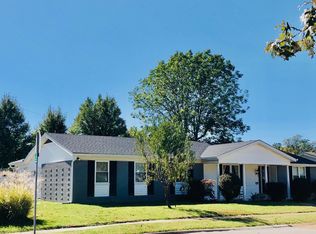 11600 Larkridge Ln, Saint Louis, MO 63126