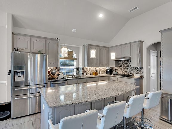 4th image of 129 Micco Lane