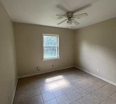 5th image of 513 NW Westvale Cir APT B