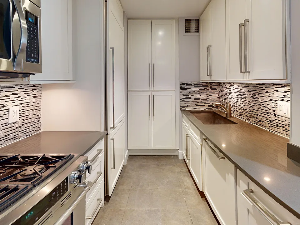 301 E 47th St #14D