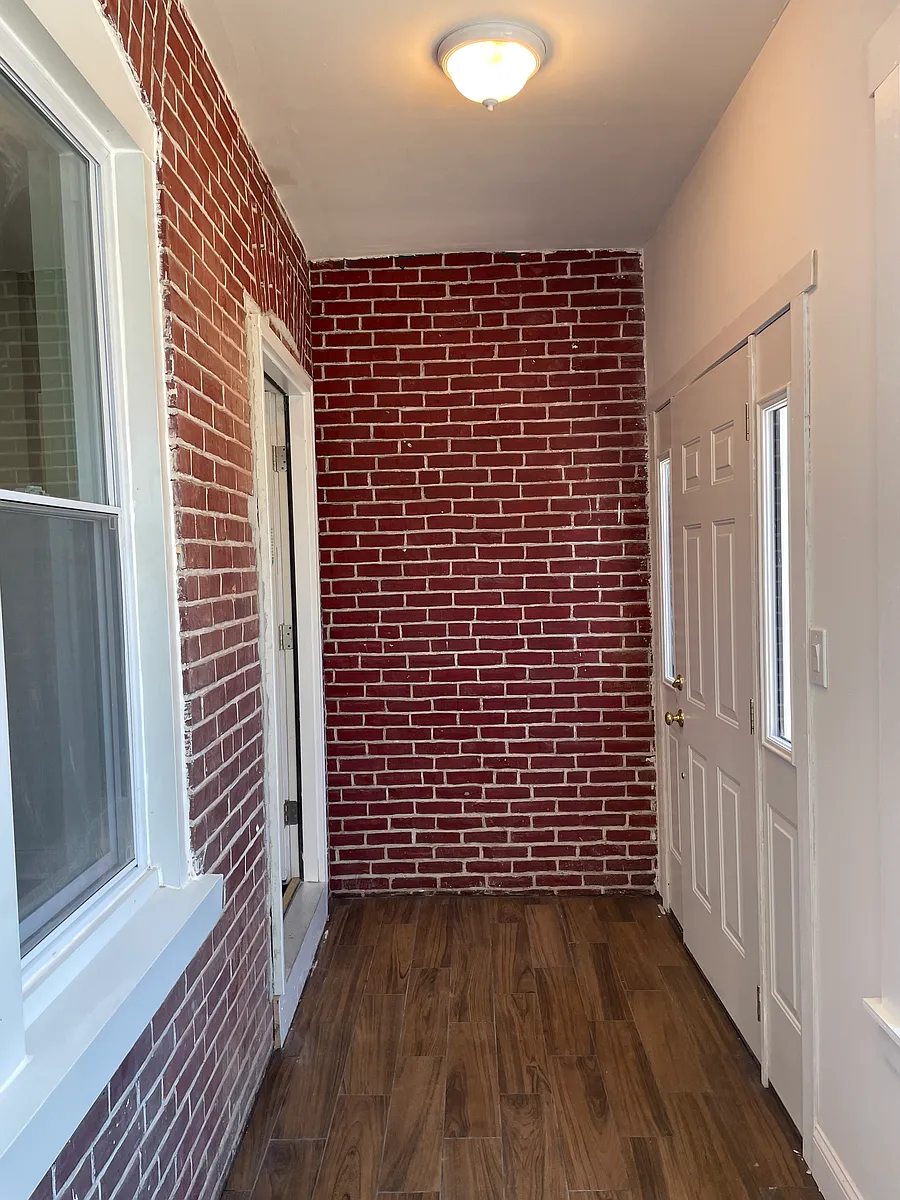 Building Photo - 303 W 29th St