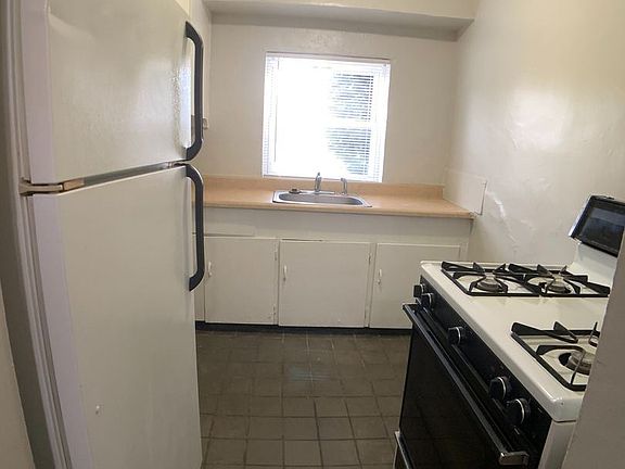 4th image of 922 Wheatley Ave #1