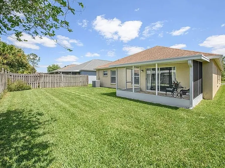 1247 Maximilian Dr — Photo 15