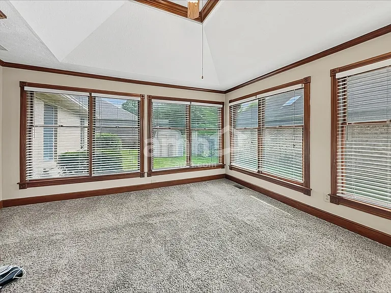 1121 New Harmony Dr — Photo 8