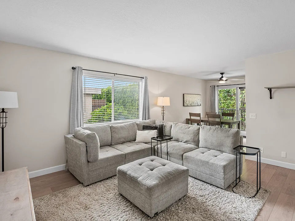 Meadowlark Apartments