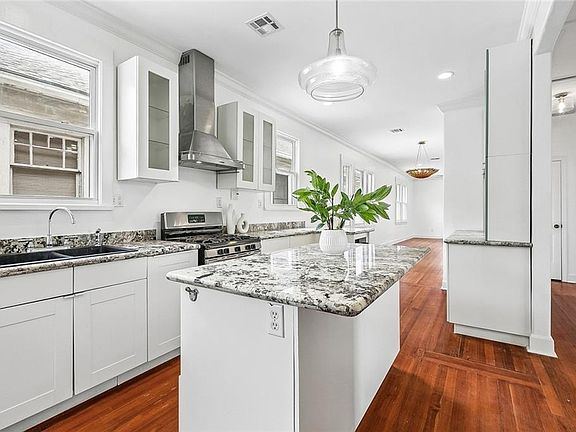 4th image of 4321-23 Derbingny St