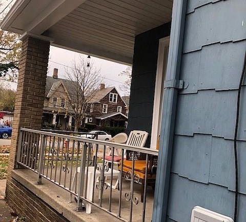 3rd image of 4224 Archwood Ave