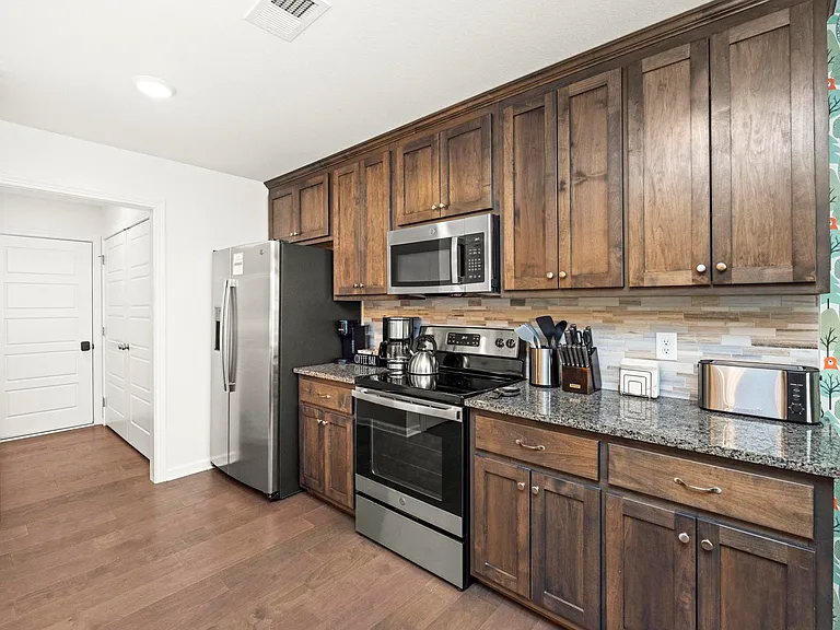 406 Bender Ct — Photo 7