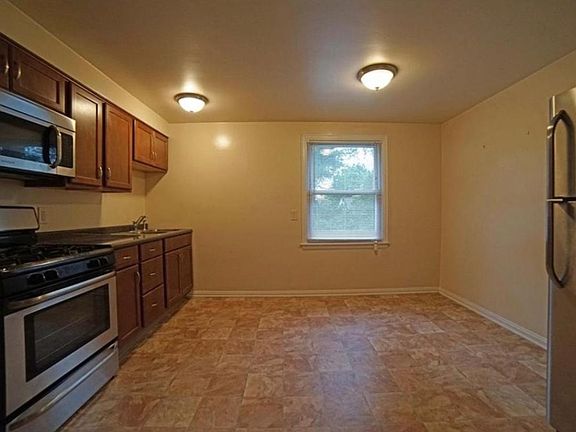 4th image of 5252 Pinetree Ln #5252