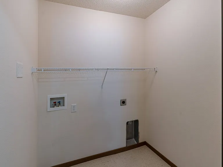 Fargo, ND Lake Crest Apartments | Laundry
