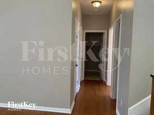 4 bed, 2.5 bath, 2615 sqft, $3,195 — Photo 3