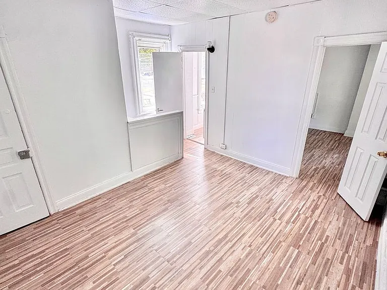 1411 W Liberty St — Photo 8