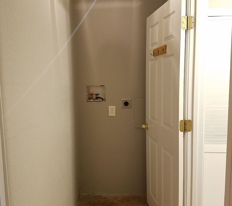 1st image of 3977 Schiller Pl