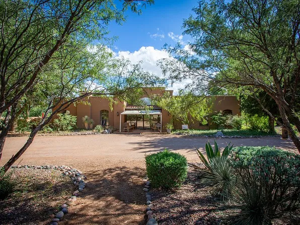 8933 S Yell Ln, Hereford, AZ 85615