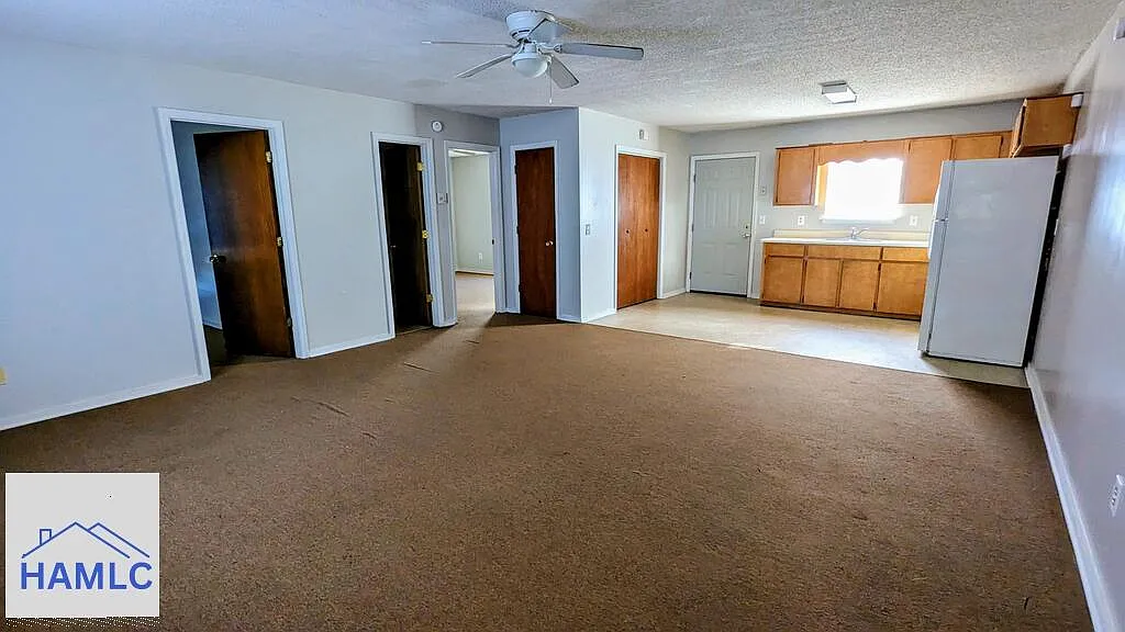 2 bed, 1.0 bath, 840 sqft, $995 — Photo 2
