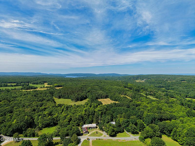 3rd image of 638 Hillcrest Road