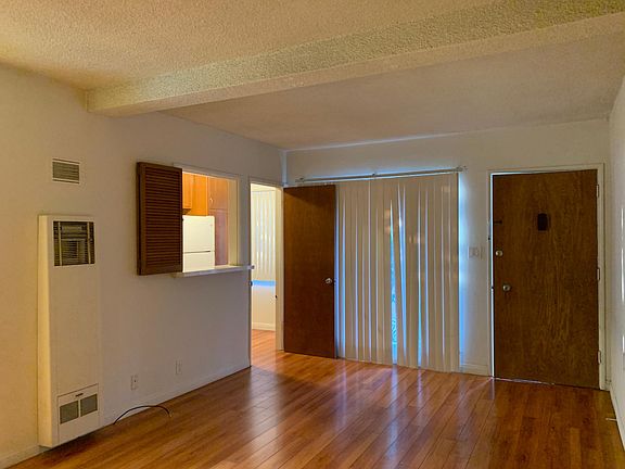 4th image of 1218 S Barrington Ave APT 5