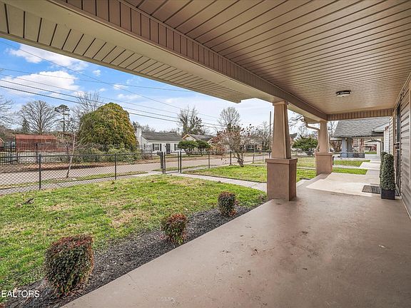3rd image of 2757 Tarleton Ave