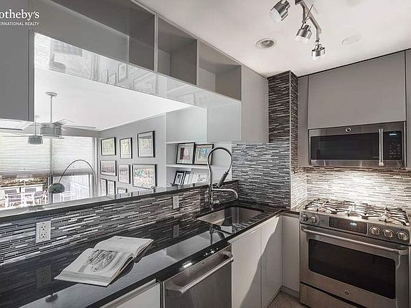 3rd image of 351 W 20th St Unit Garden