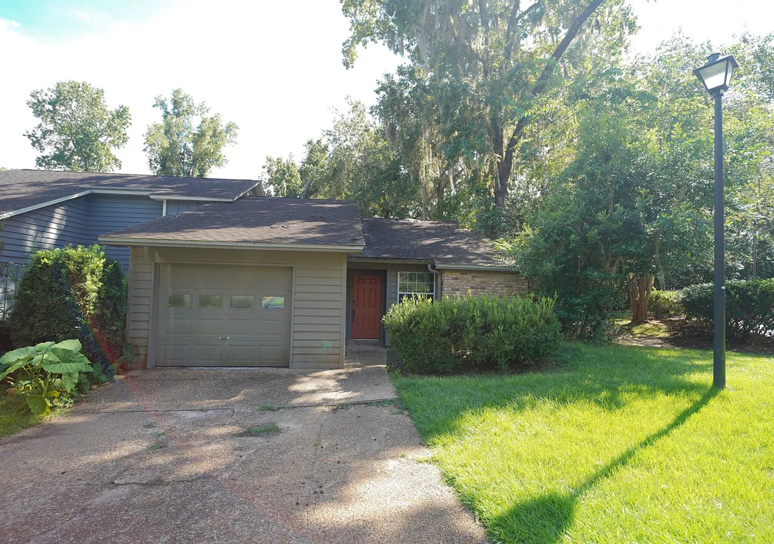 Charming 3-Bedroom Home with Fireplace, Deck & Garage in Northeast Tallahassee — Photo 1