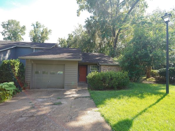 1401 Sturbridge Pl