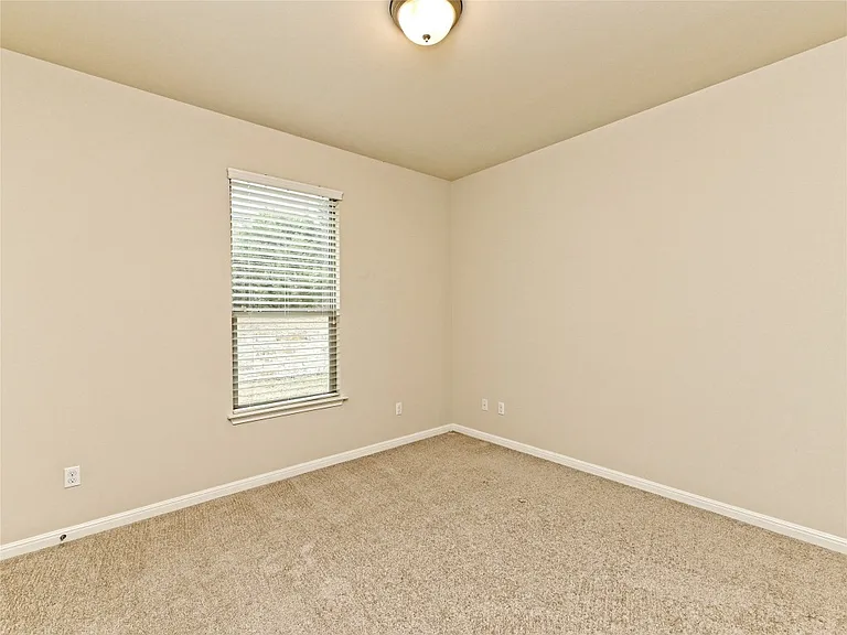 21800 Ryan Dr — Photo 19
