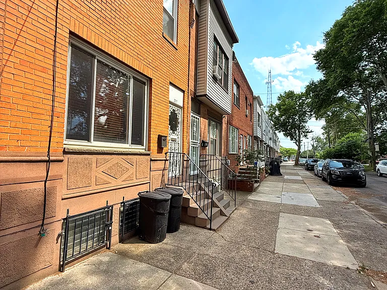 2217 S 24th St — Photo 4