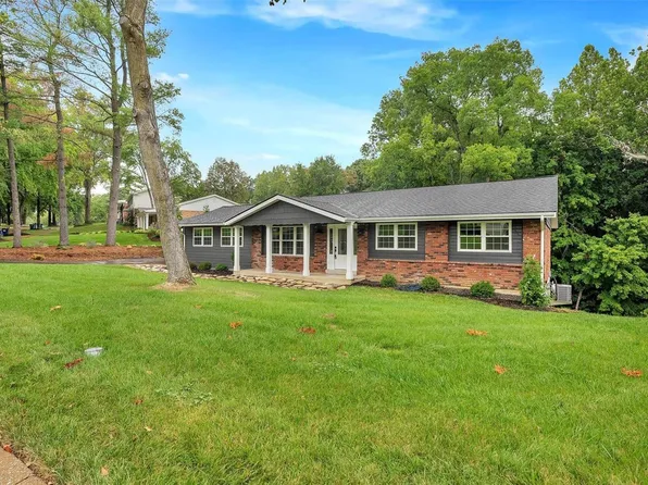 39 Forestvale Dr, Chesterfield, MO 63017