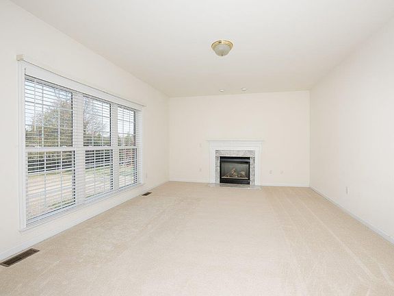 5th image of 4269 Belle Meade Cir