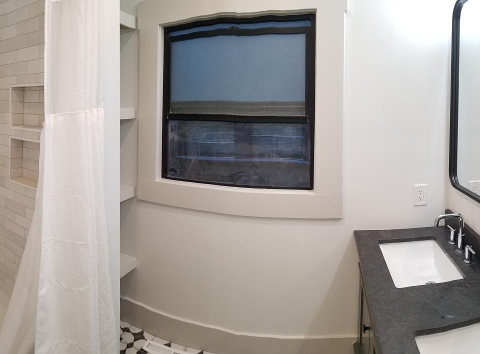 1st image of 541 41st St