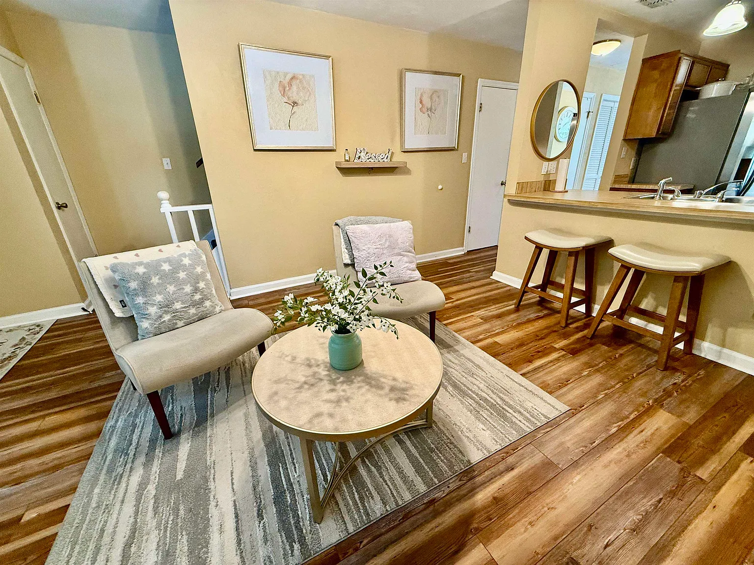 2 bed, 2.5 bath, 1098 sqft, $1,800 — Photo 2