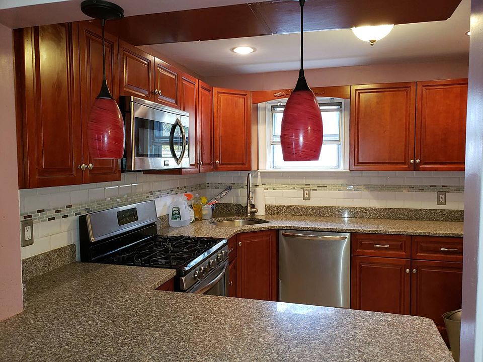 1st image of 20951 Bardwell Ave
