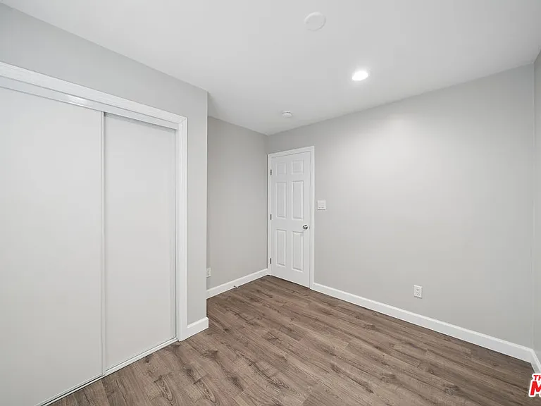 1545 W 23rd St — Photo 5