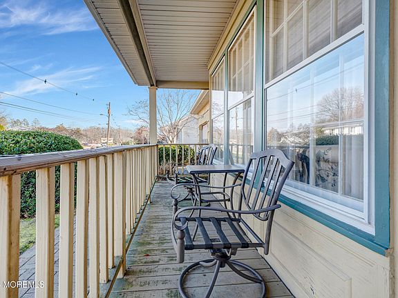 4th image of 21 Meadowbrook Drive