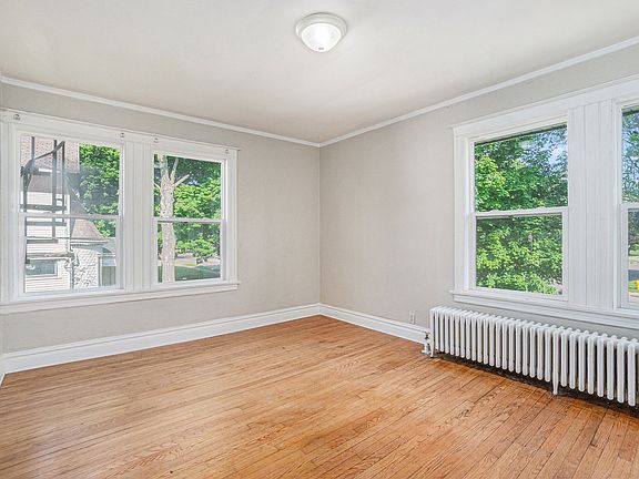 3rd image of 258 Capital Ave NE #5