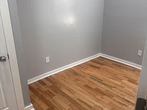 4th image of 84 Dewitt St #1R