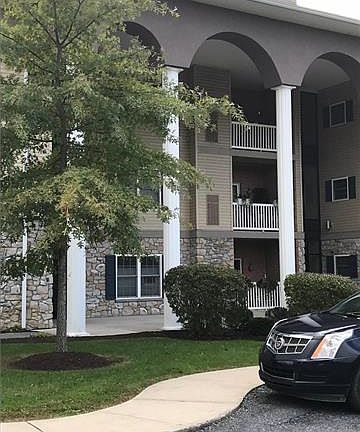 2nd image of 252 N Walnut St Ste 114
