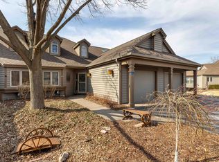 3 Rock Cove Ln, Galena, IL 61036