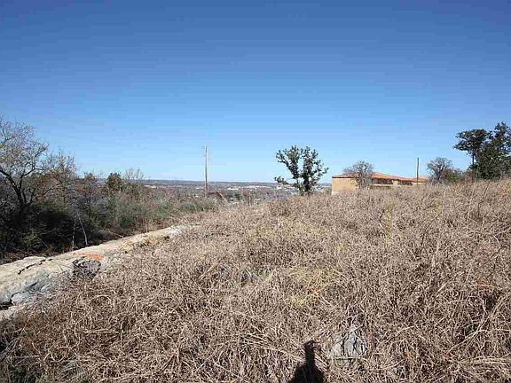 3rd image of 901 W Fm 2147