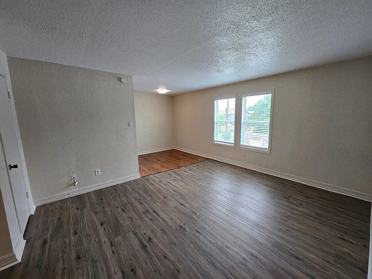 4200D Boyett St — Photo 3