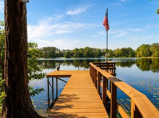 303 Riley Lake Dr, Hawthorne, FL 32640