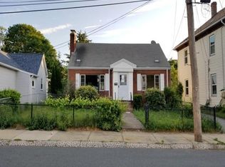 13 Woodglen Rd, Hyde Park, MA 02136