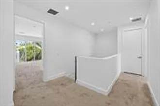 1044 NE 18th Ave #203 — Photo 11
