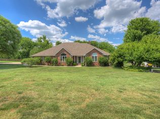 1620 Alexandra Dr, Carthage, MO 64836