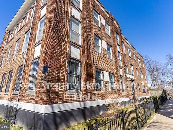 2nd image of 1441 Spring Rd NW APT 202