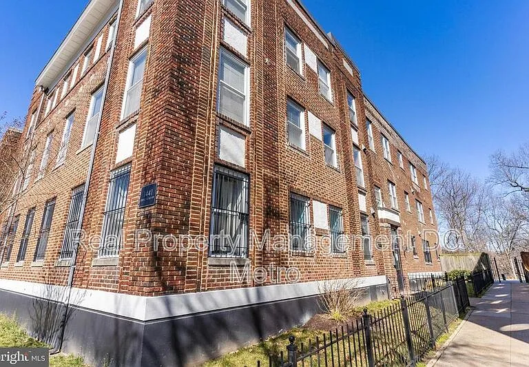 1441 Spring Rd NW #202 — Photo 2