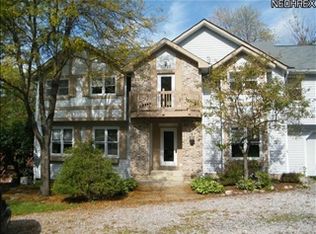 17822 Geauga Lake Rd, Chagrin Falls, OH 44023